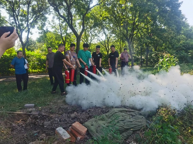 d326298a68dd4903aa672002220e1706.jpg 消防演练1.jpg